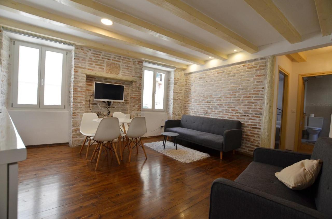 Grisia Apartments Ρόβινι Εξωτερικό φωτογραφία